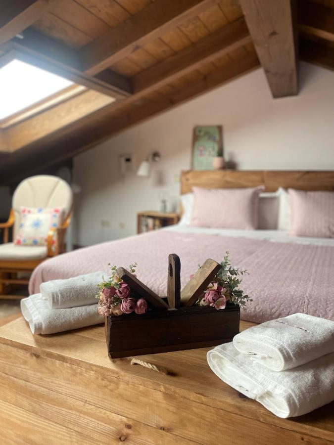 La Casa De Las Flores De El Hornillo Zewnętrze zdjęcie